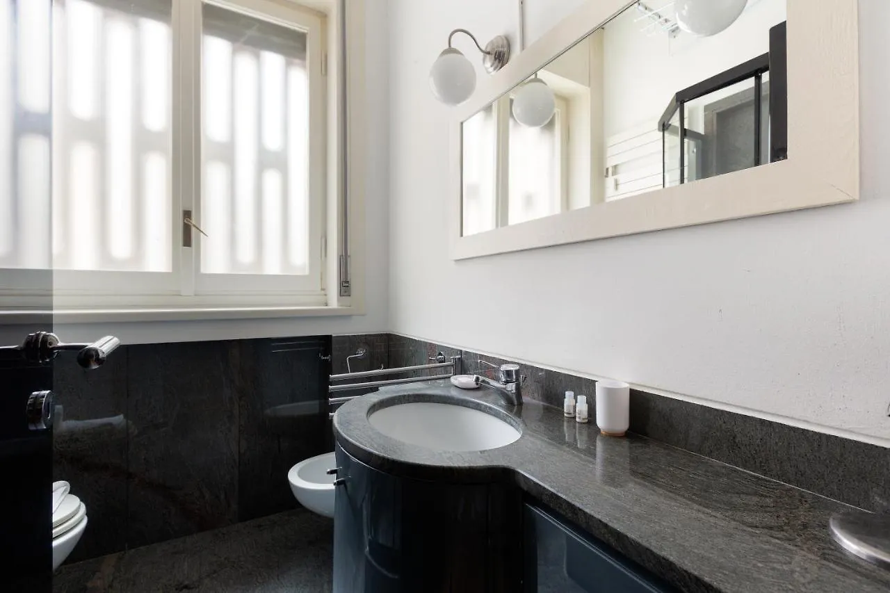 Buonarroti Bright Apartment Milánó