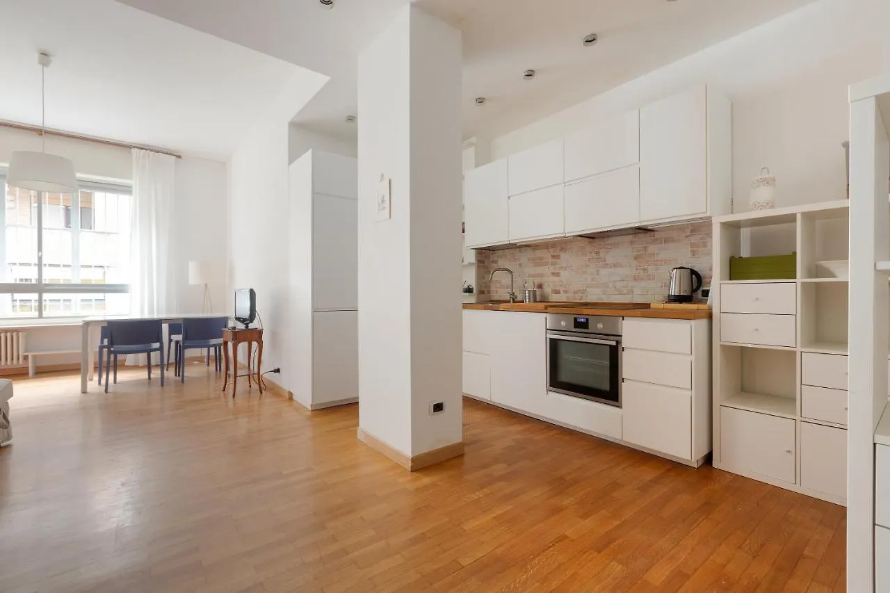 Buonarroti Bright Apartment Milánó